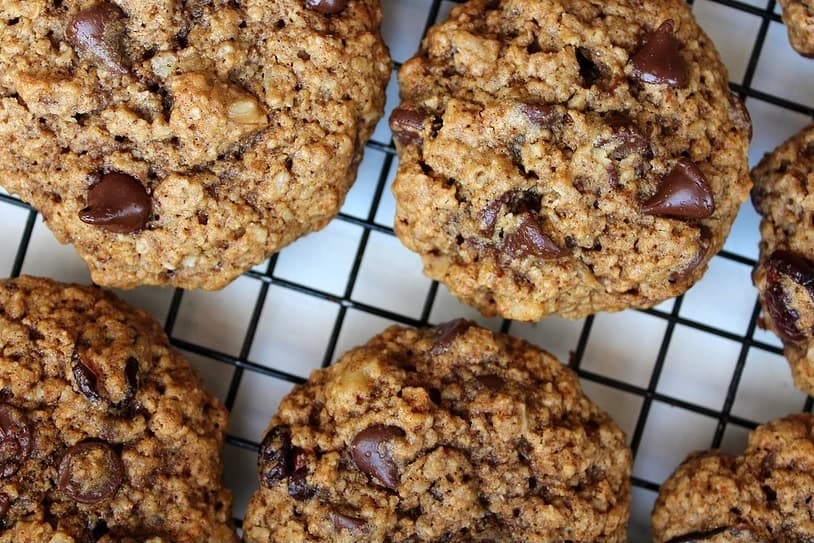 🍪 Kitchen Sink Oatmeal Cookies